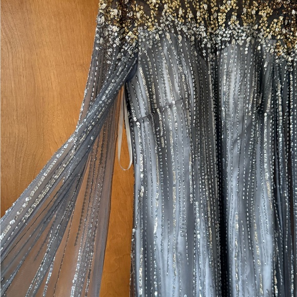 Elegant Gray and Gold Evening Gown - Picture 3 of 6